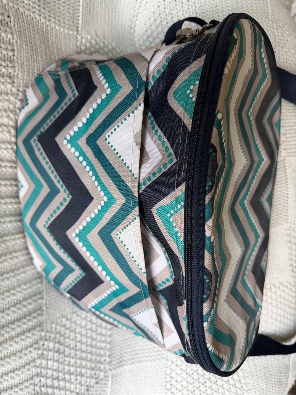 thirty-one Chevron pattern insulated bag